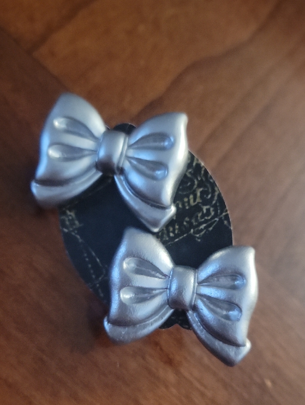 Bow Stud Earrings in Shiny Silver - Girls & Women